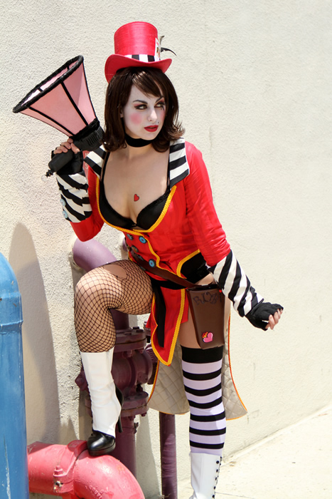 mad_moxxi_cosplay_7mad_moxxi_c_by_virtualgirl6654-d365erg.jpg