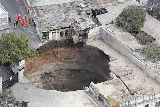 a-sinkhole-in-guatemala-city.jpg