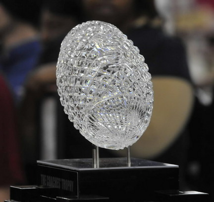 coaches-trophy-0130jpg-a242acadb61e6c91_large.jpg