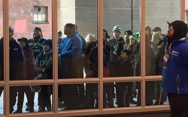 Seahawks-fans-leave-early-01-18-15.jpg