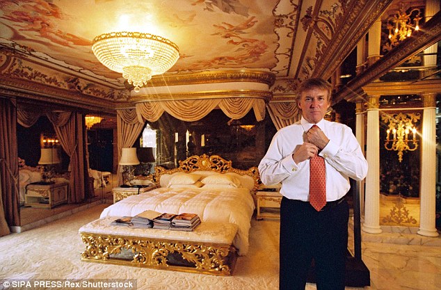 2FD9465400000578-3396562-And_his_favorite_place_is_Trump_pictured_in_2001_in_the_bedroom_-a-4_1452640151786.jpg