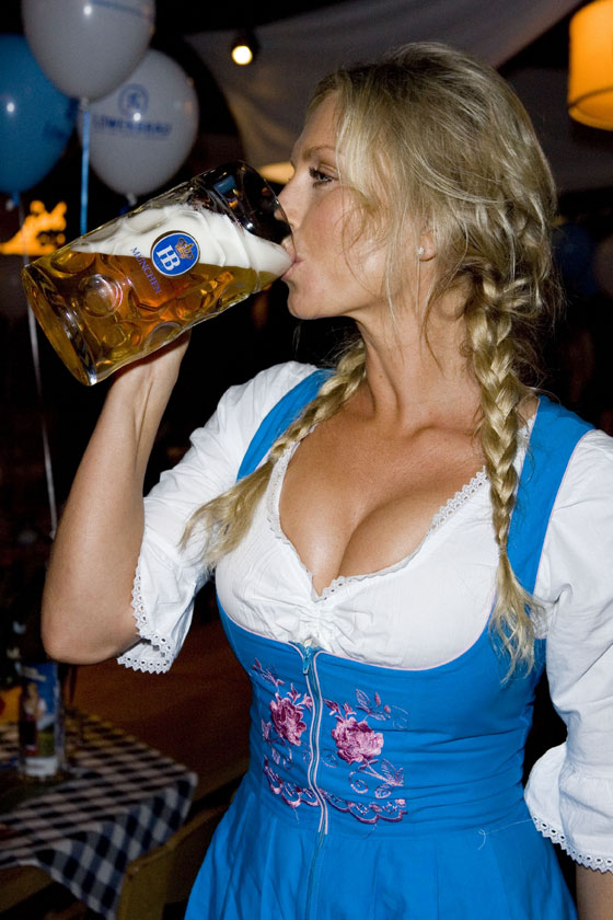 oktoberfest_girl.jpg