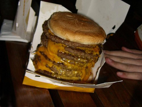 two-pound-mcdonald-cheeseburger.jpg