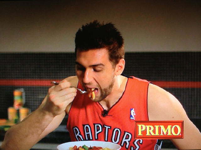 bargnani-pigging-out.jpg