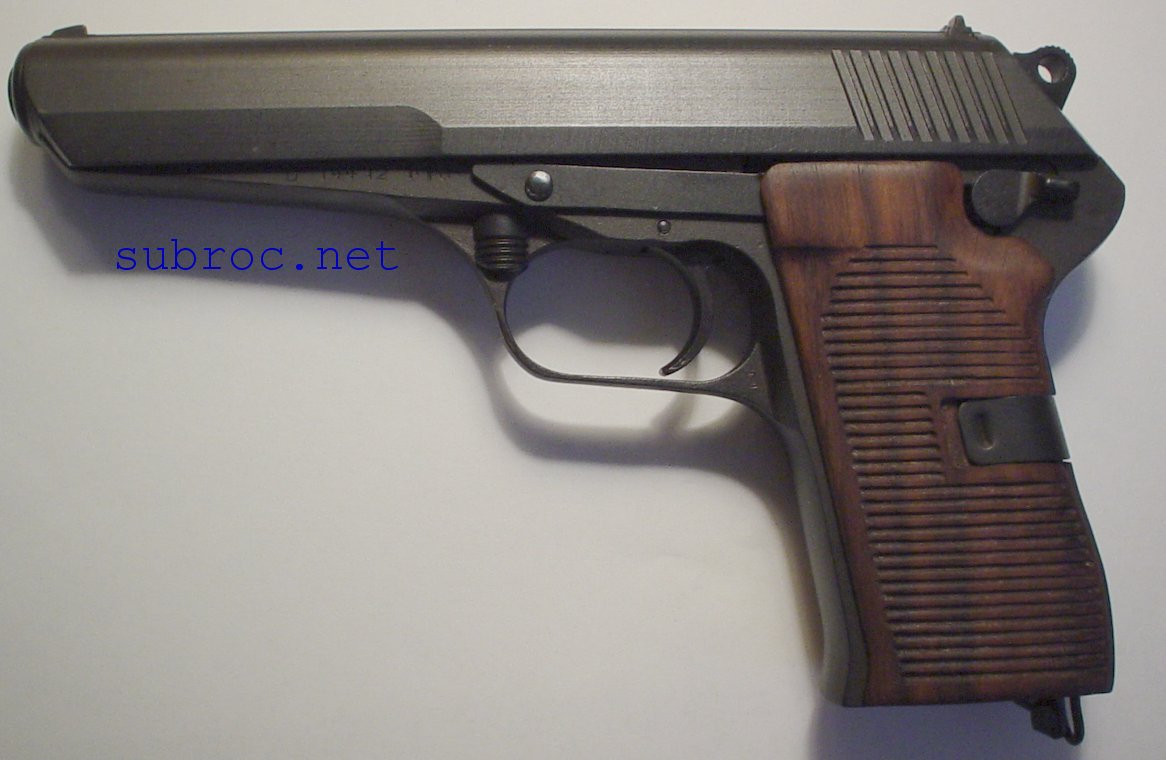 CZ52_newgrips1.JPG