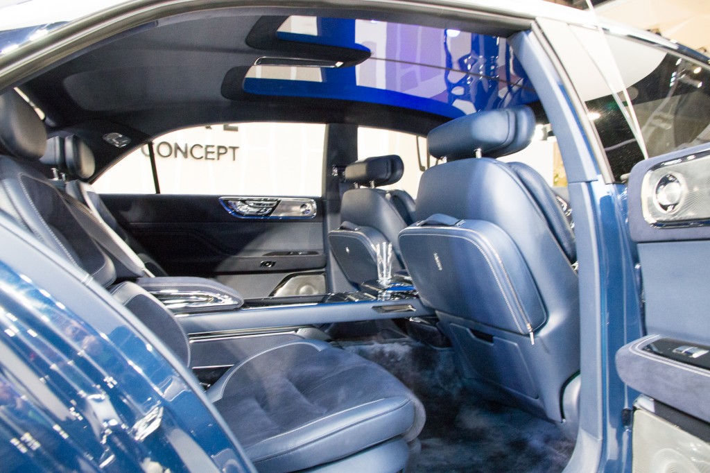 lincoln-continental-concept-unveiling-new-york-city-march-29-2015_100506002_l.jpg