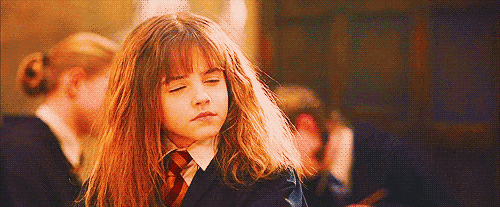 Emma-Watson-dancing-Hermione-Granger-shocked-reaction-1364138525r.gif