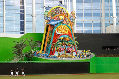 miami-marlins-home-run-sculpture.jpg