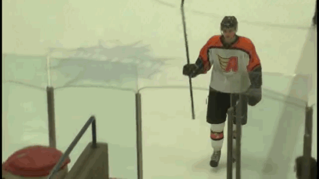 hockey-clothesline.gif