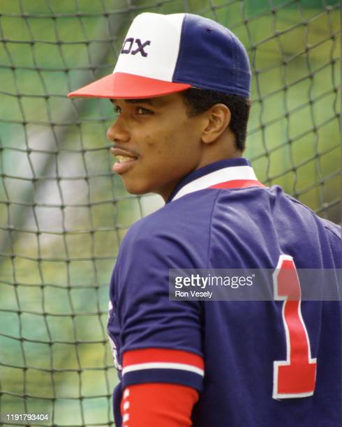CHICAGO-1986-Ken-Williams-of-the-Chicago-White-Sox-looks-on-during-an-MLB-game-at-Comiskey-Park-in-C.jpg