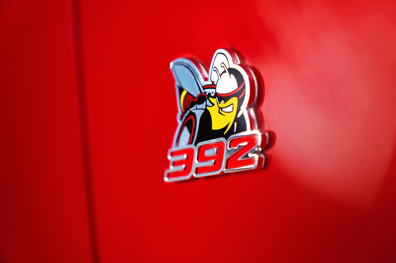 2019-Dodge-Challenger-R_T-Scat-Pack-Widebody-bee-fender-badge.jpg