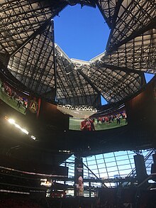 220px-Mercedes-Benz_Stadium_Roof_Atlanta_United_2018-10-21_-_17_14.jpg